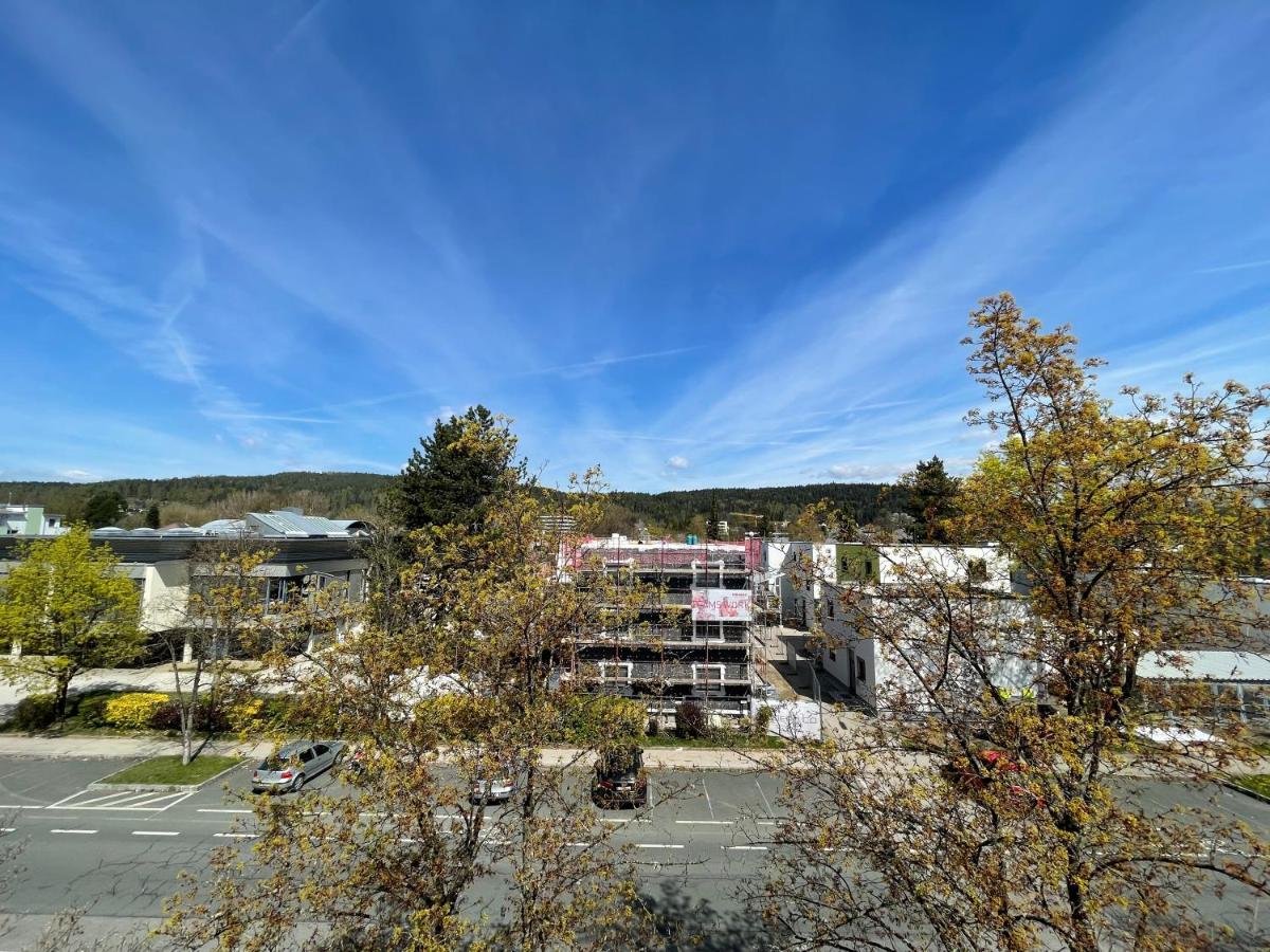 Spacious 3Bd Top Floor Flat Close To Lake クラーゲンフルト エクステリア 写真